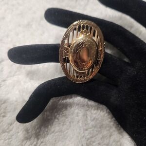 Vintage Gold Tone Oval Locket Brooch Pin Floral Engraved Openwork